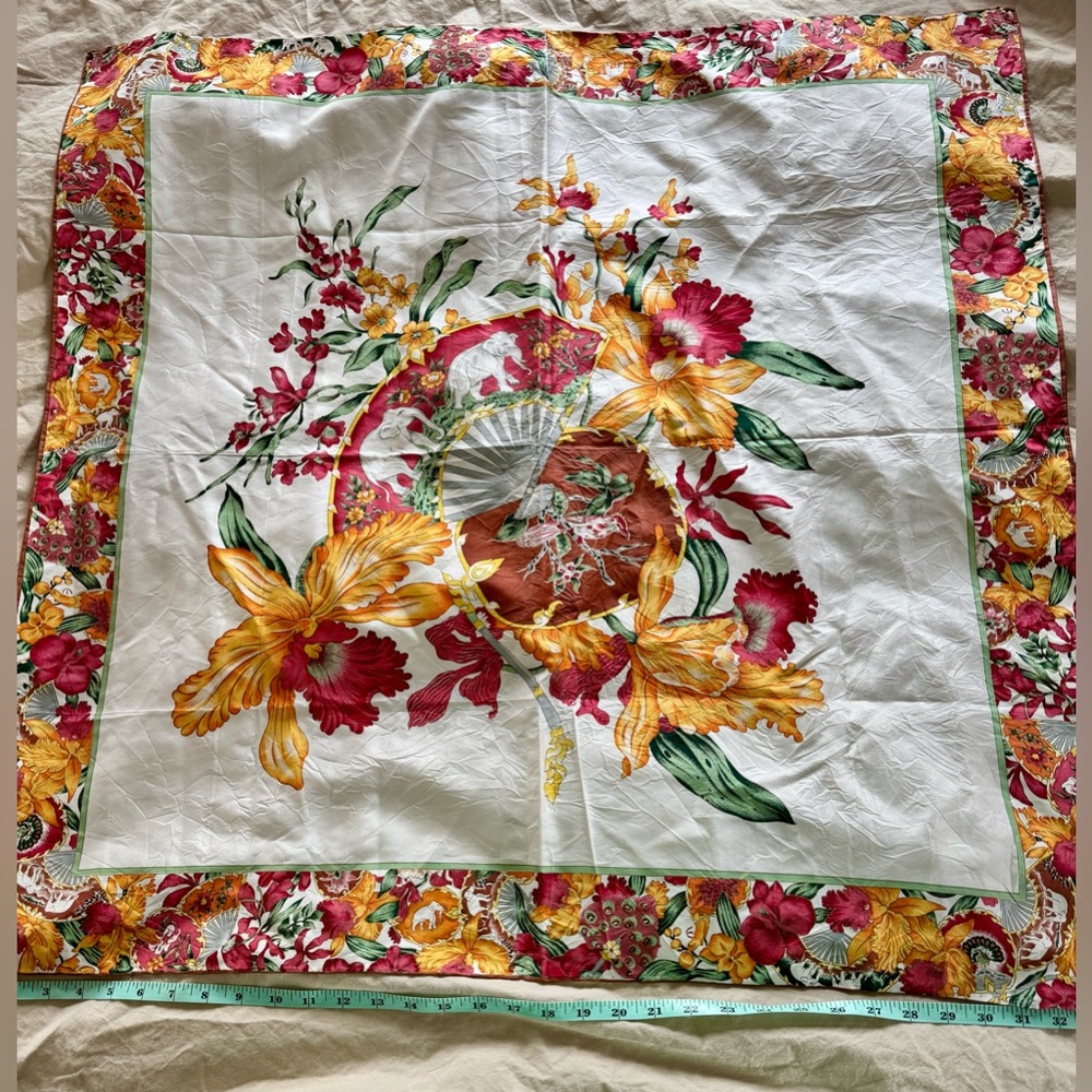 Vintage Vanzon Singthong
100% Thai Silk Floral Elephant
Scarf Square